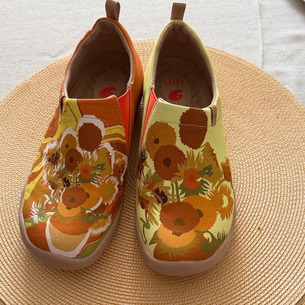 UIN Toledo Women’s Floral Orange and Yellow Sneakers